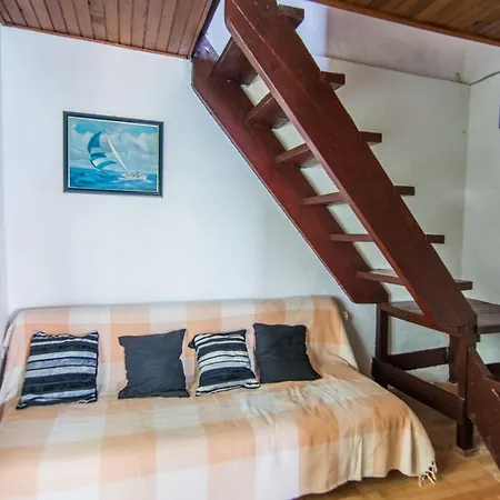 House Sunflower Otok Zizanj