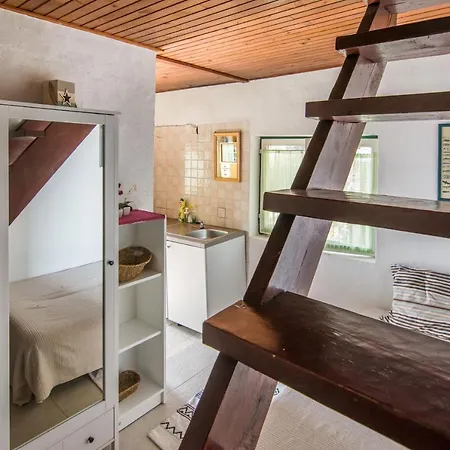 House Sunflower Ferienhaus Otok Zizanj